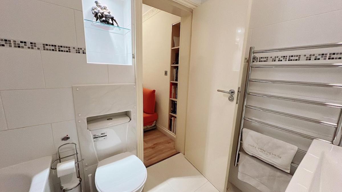 Spacious Soho Londra