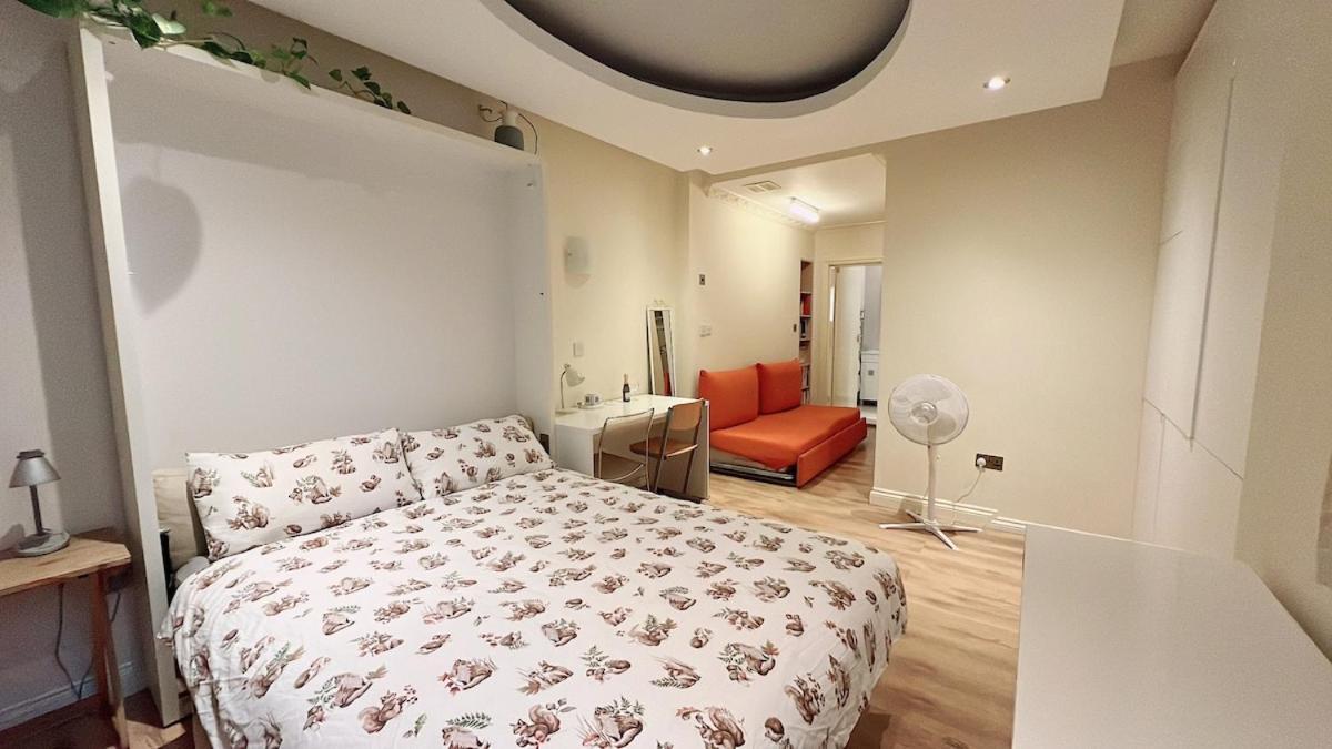 Spacious Soho Londra